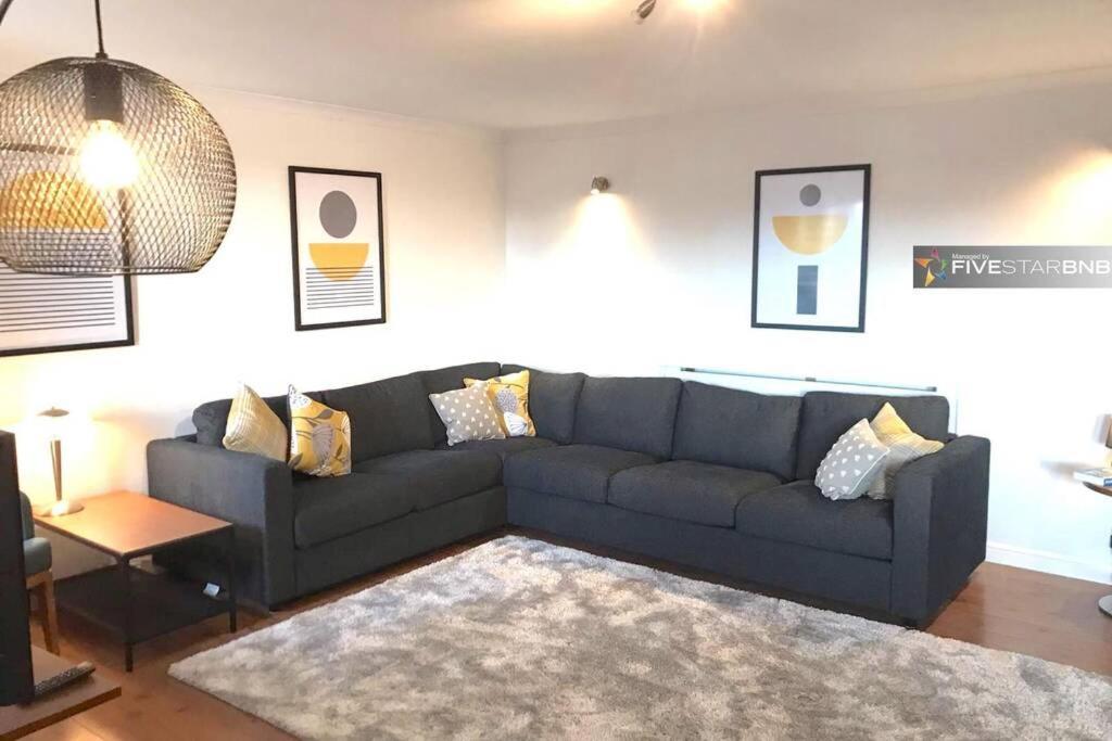 Waterfront Living In Leith With Free Parking! Apartamento Edimburgo Exterior foto