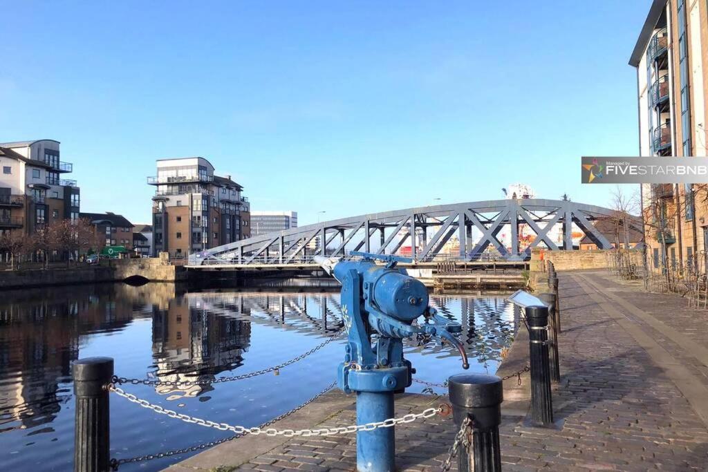 Waterfront Living In Leith With Free Parking! Apartamento Edimburgo Exterior foto